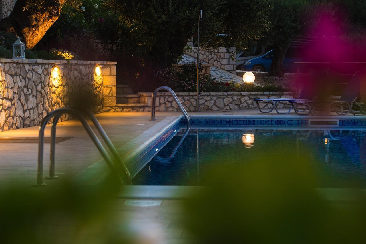 Villas Amantea- Four Villas With Big Pool And Infinity Pool Sívota Buitenkant foto
